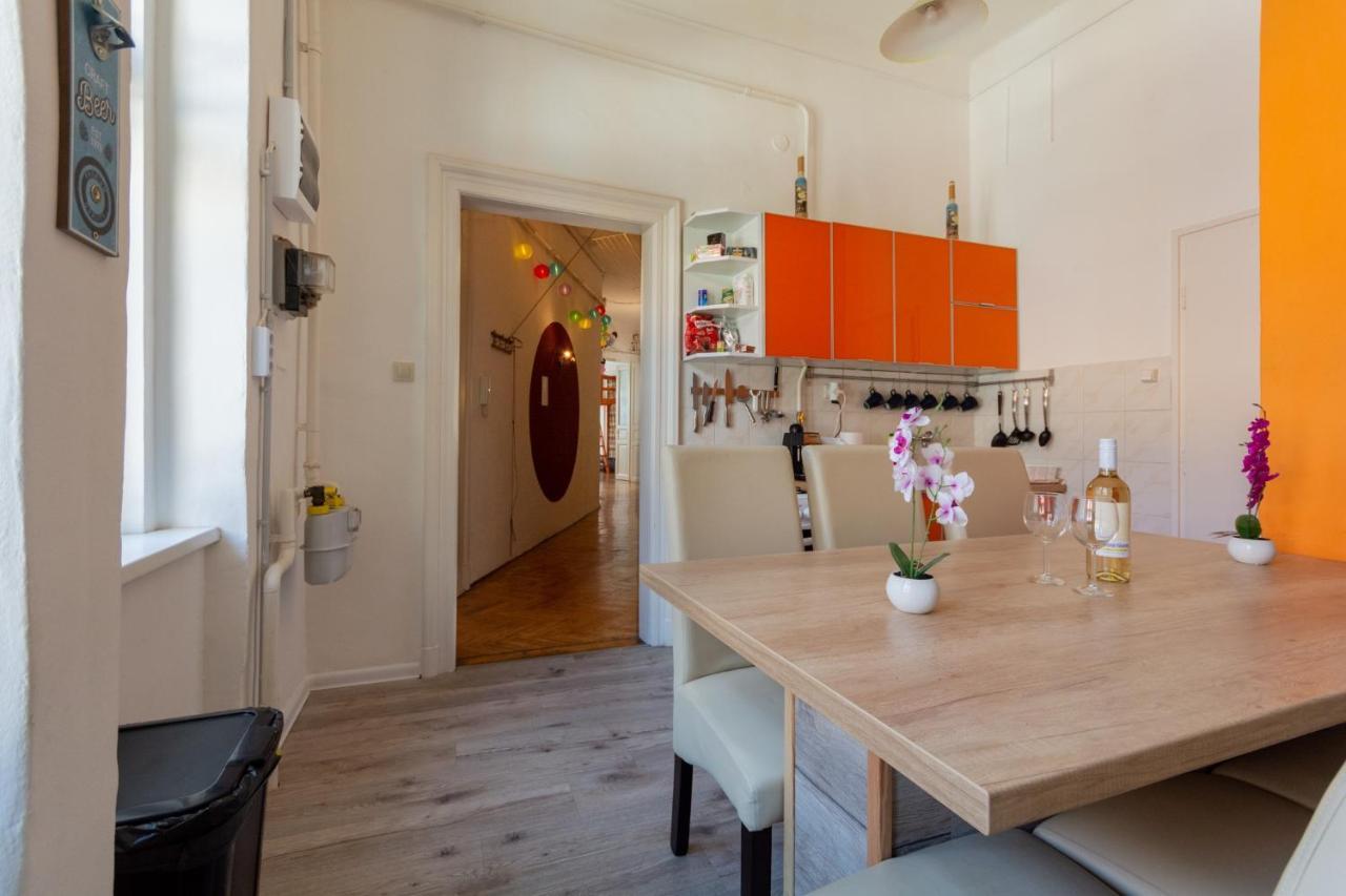 Downtown Funk Apartment
